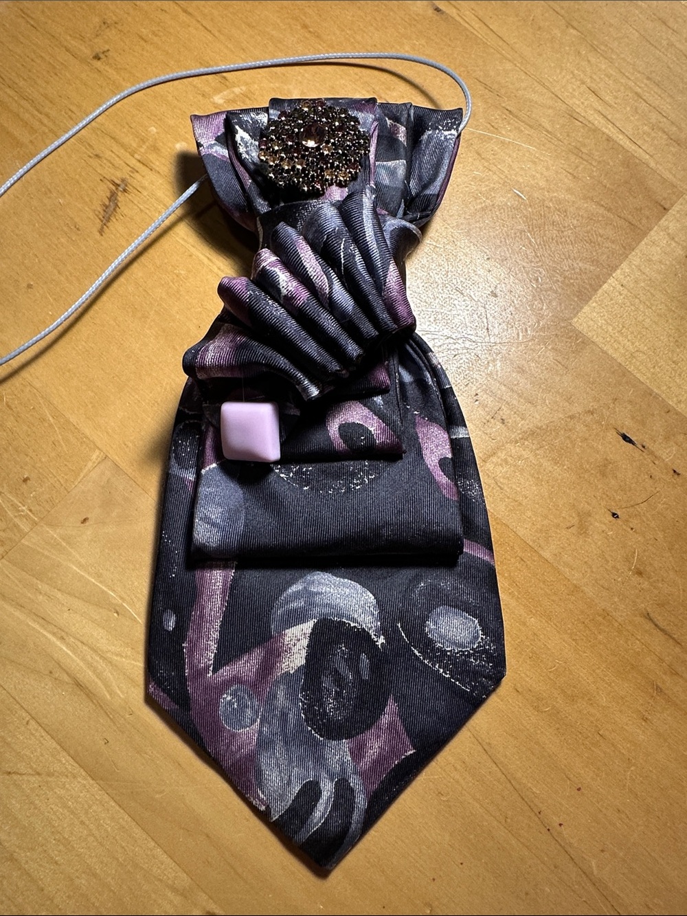 harv'e benard Pure Silk Made in the USA Necklace Tie with Elegant Brooch